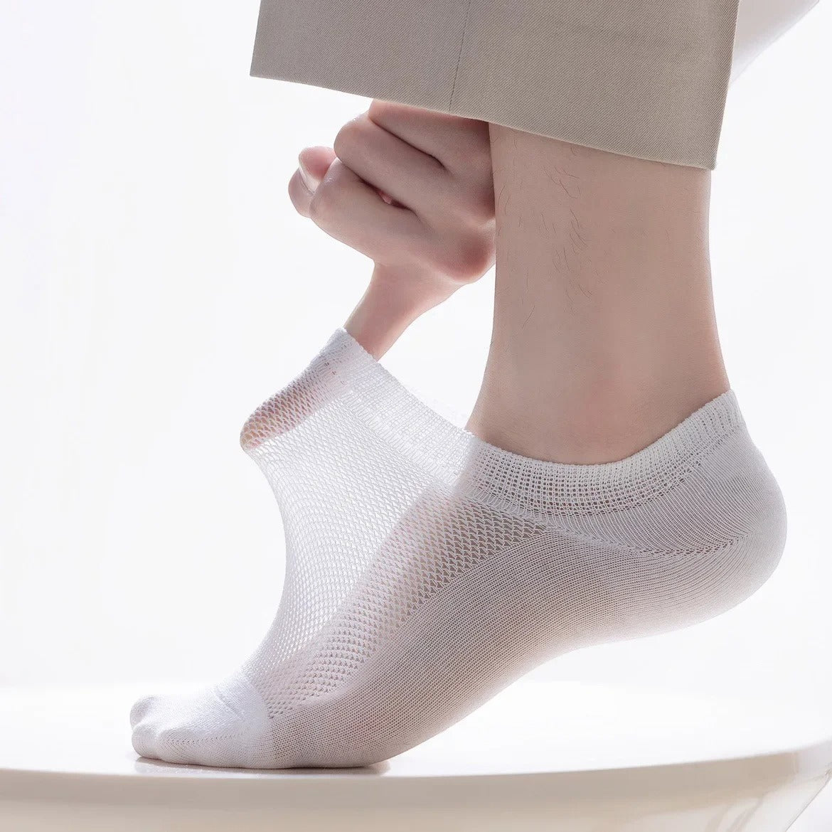 5 Pairs Men’s Invisible Mesh Socks with Anti-Slip Silicone Grip