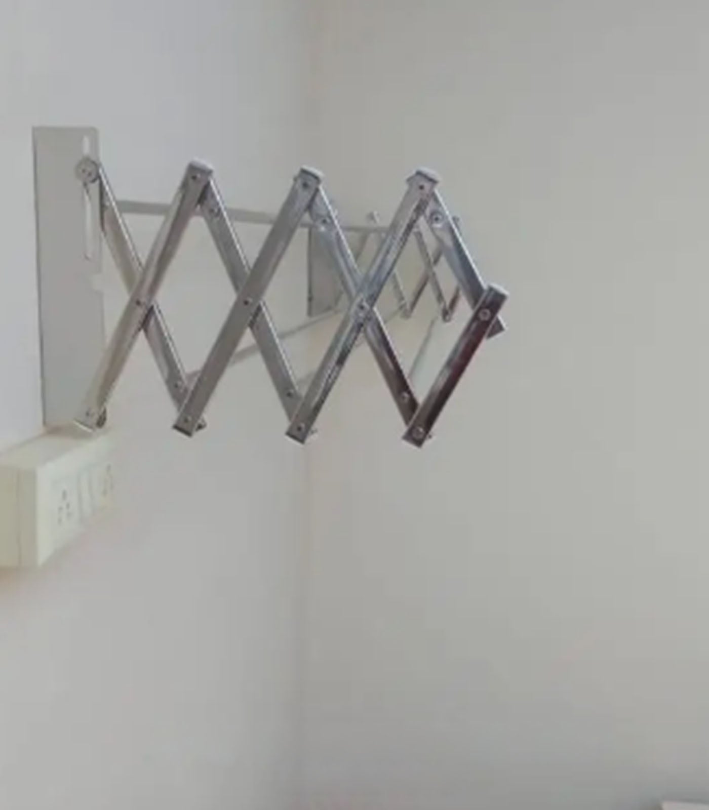 Collapsible Wall Mounted Cloth Hanger