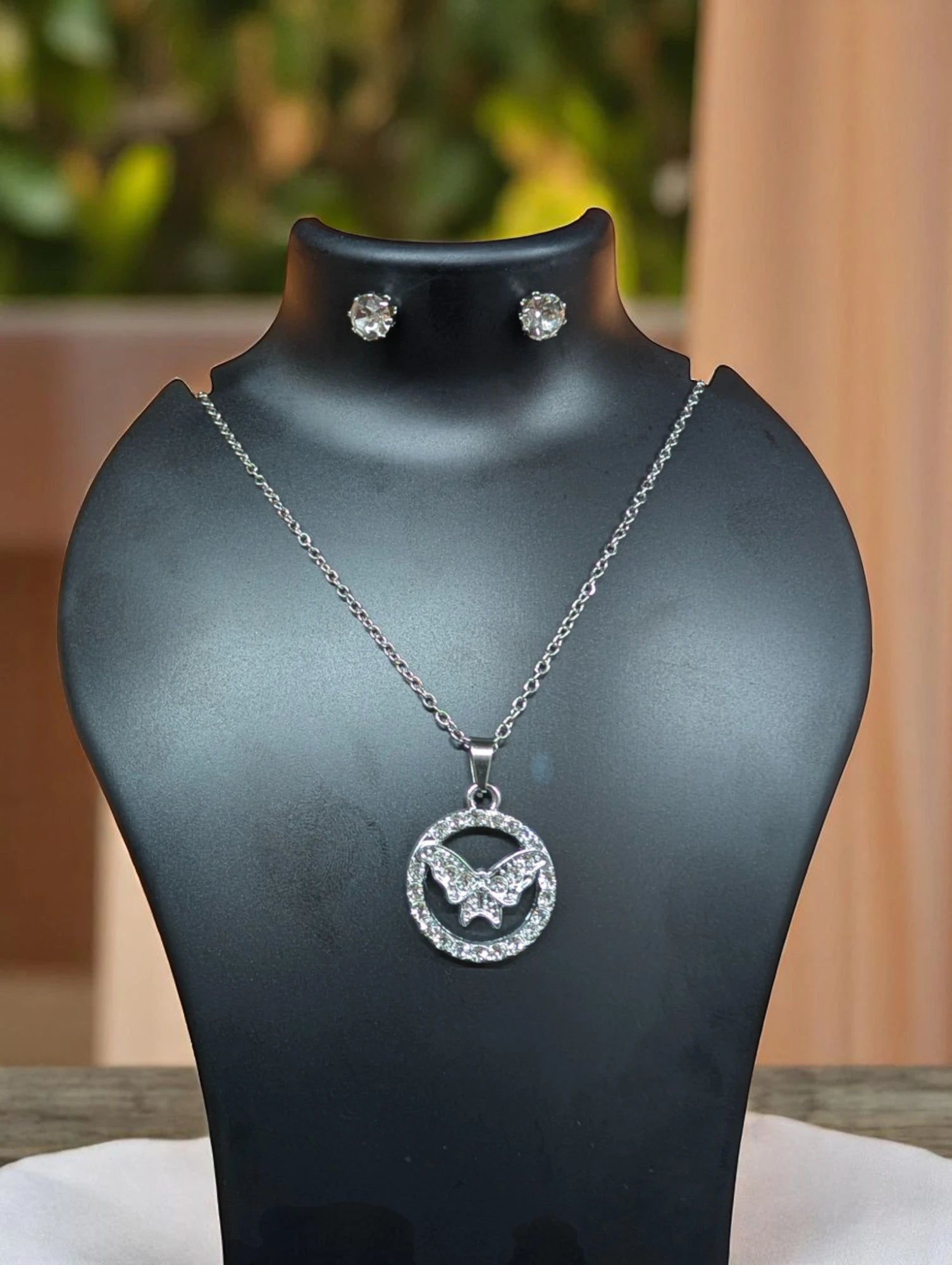Sparkling Silver Pendant Necklaces with Stud Earrings