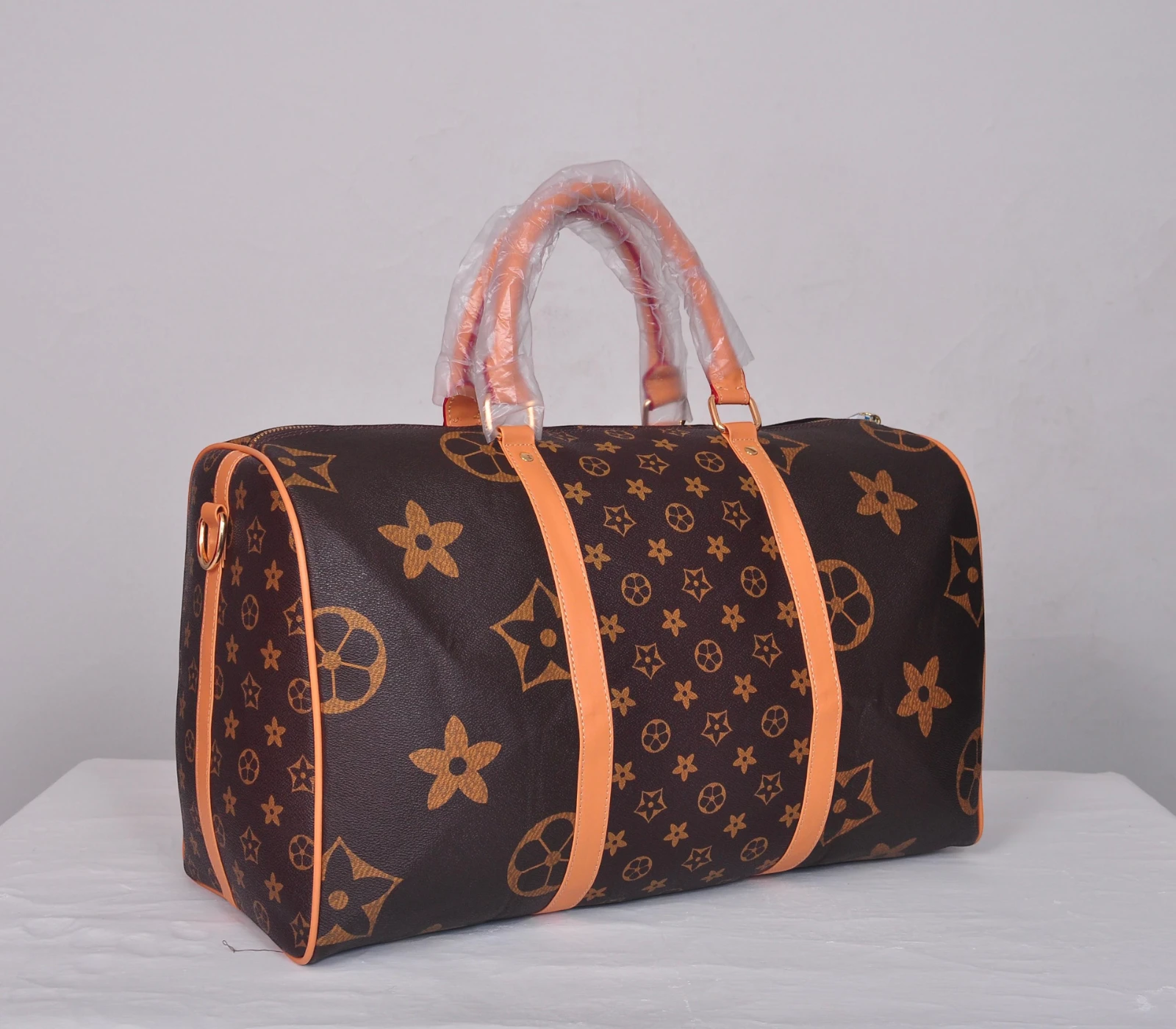 Luxury Style Duffel Bag – Fashionable Travel & Weekend Carry Bag with Large Capacity