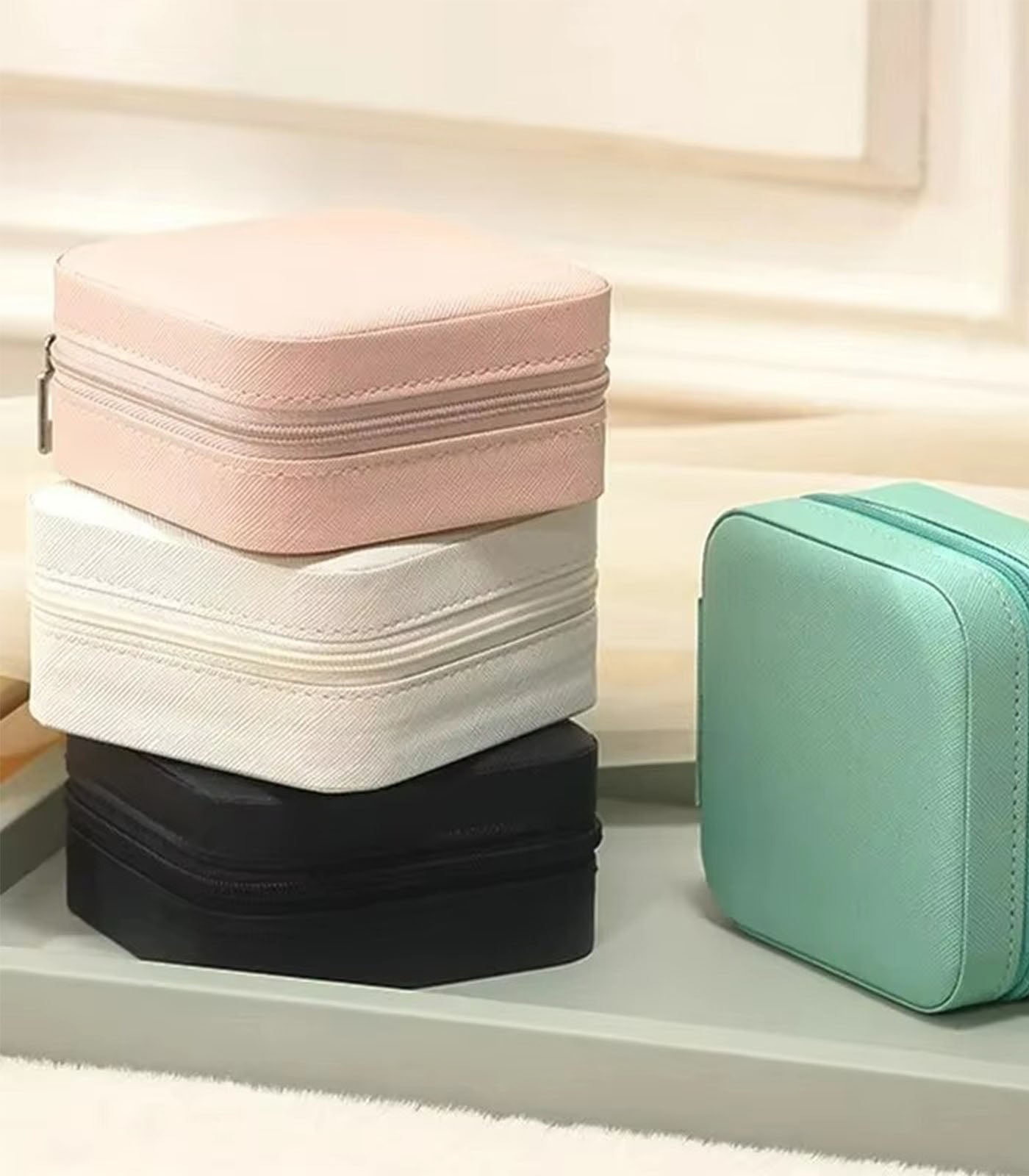 Travel Jewelry Case– Portable PU Leather Organizer for Necklaces, Earrings & Rings