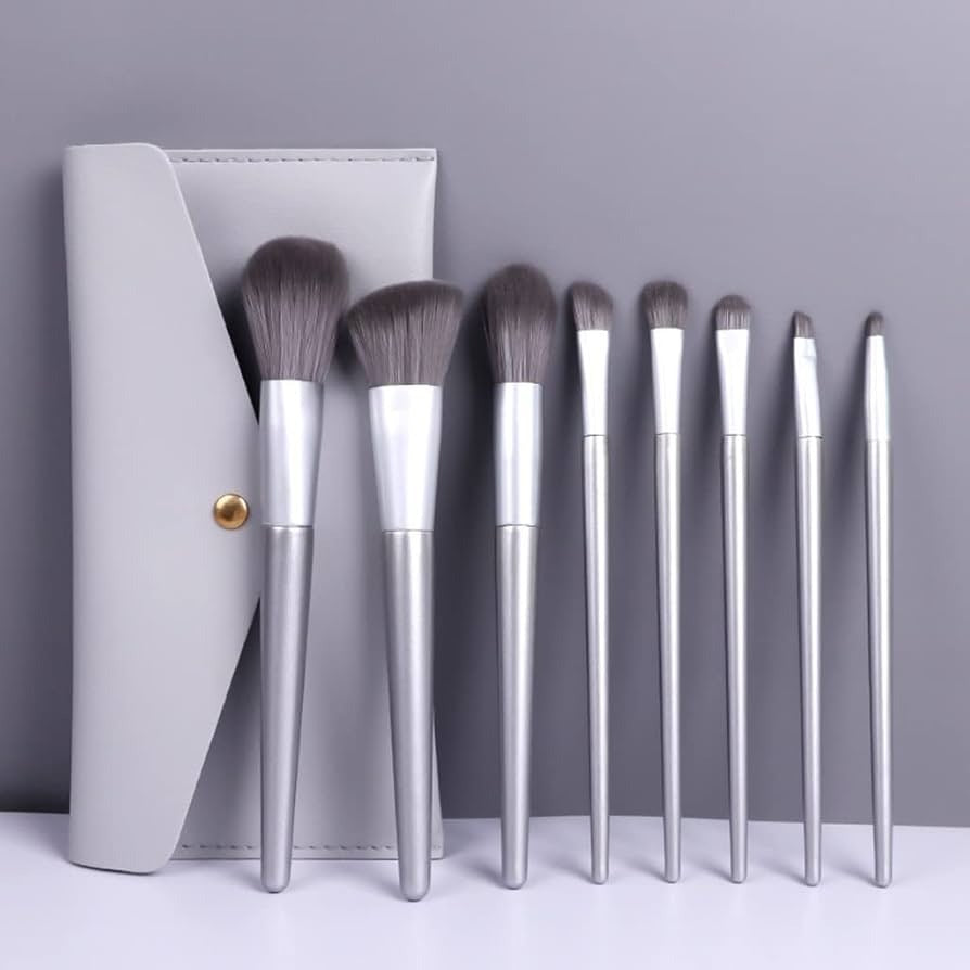 8-Piece Professional Makeup Brush Set with Storage Pouch – Soft Wool Fiber Cosmetic Brushes