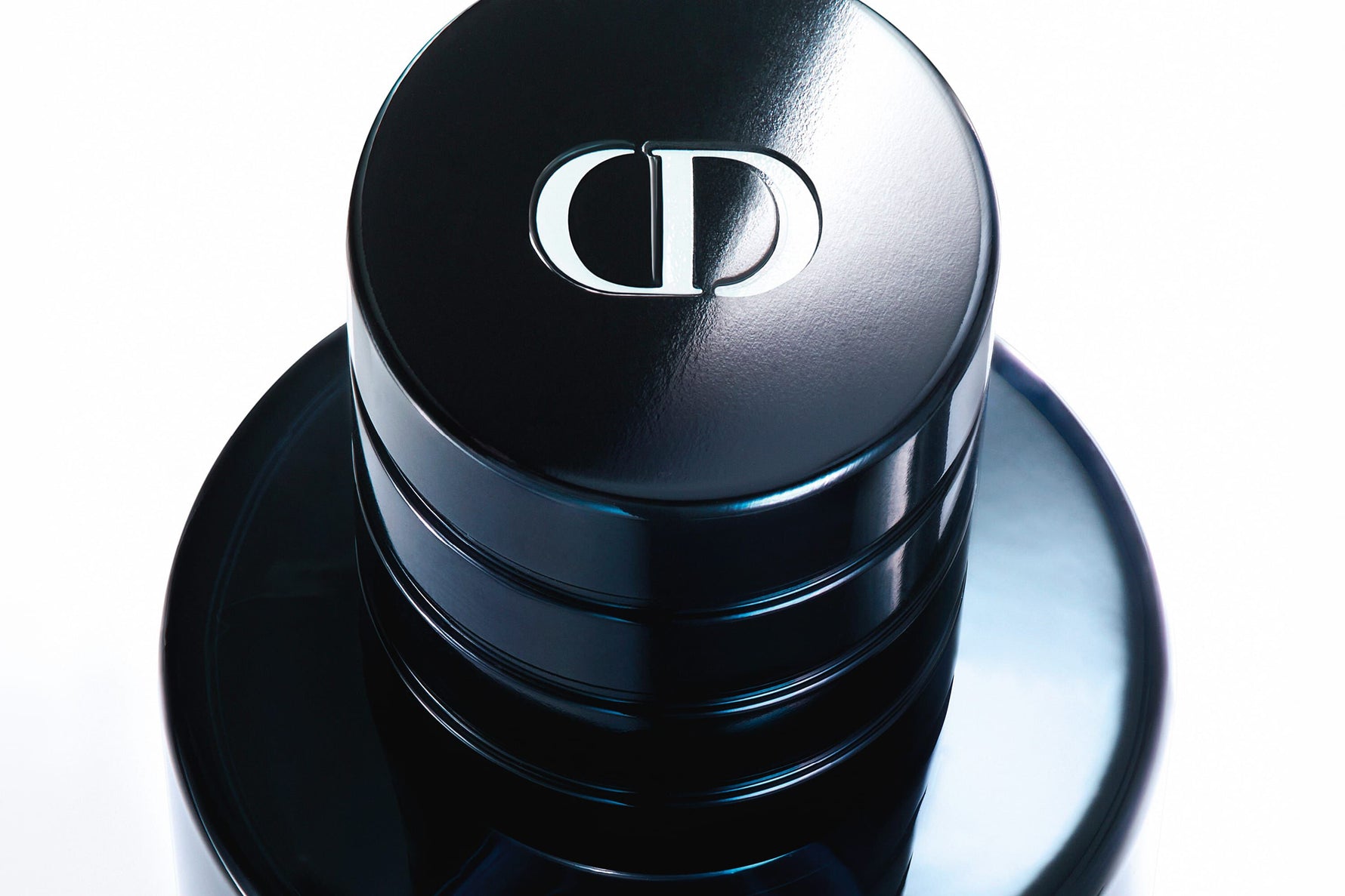 Christain Dior Sauvage Eau de Parfum – Luxury Long-Lasting Men’s Fragrance