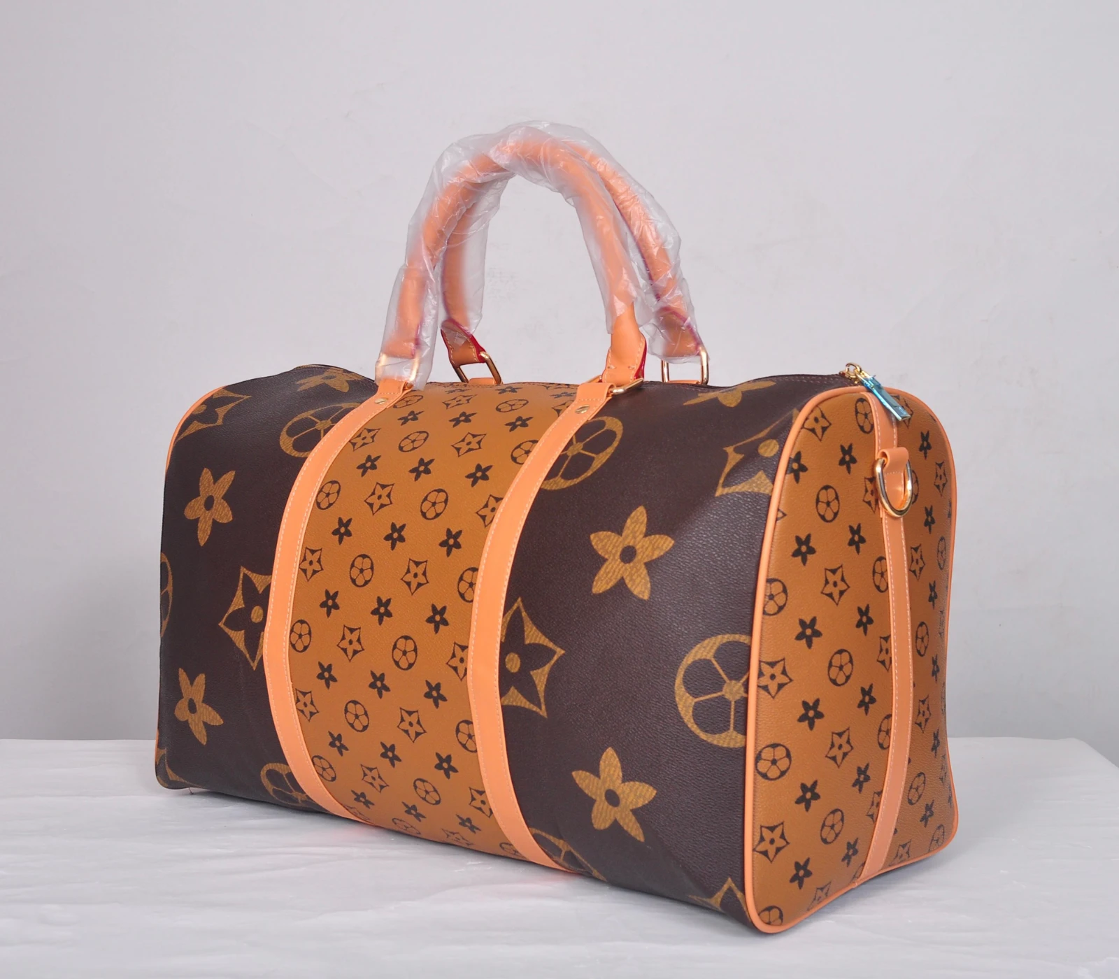 Luxury Style Duffel Bag – Fashionable Travel & Weekend Carry Bag with Large Capacity