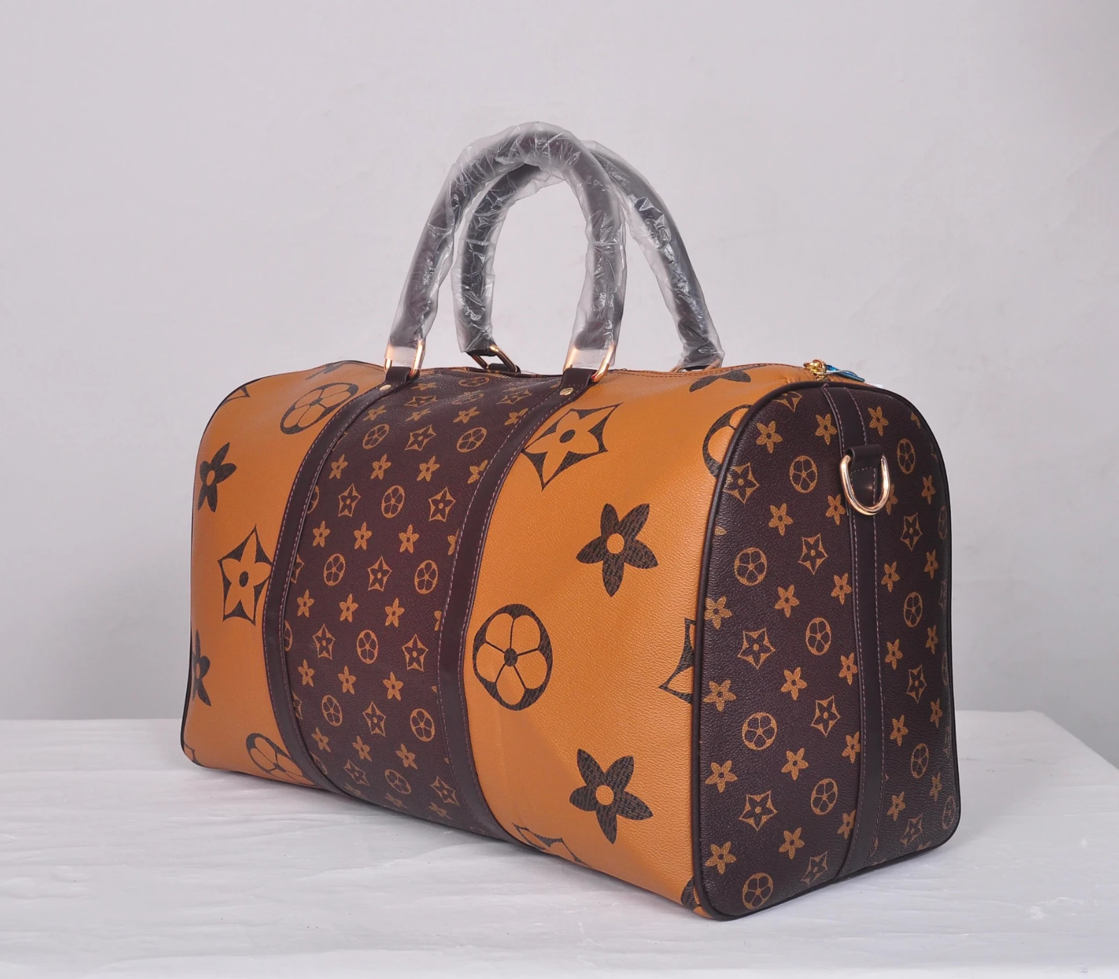 Luxury Style Duffel Bag – Fashionable Travel & Weekend Carry Bag with Large Capacity